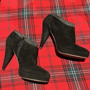 Prada women’s 36.5 black platform heel boots suede barely worn